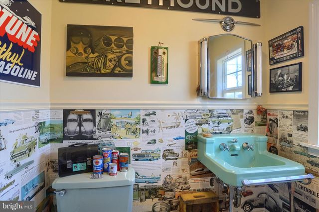 330 E MAIN ST, Annville, PA 17003