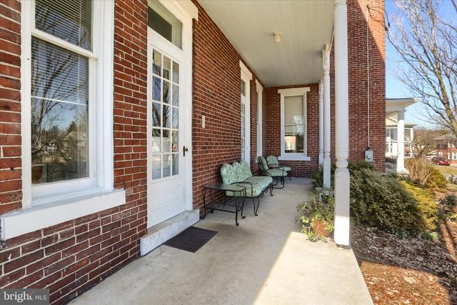 330 E MAIN ST, Annville, PA 17003