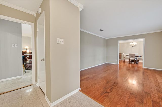 5911 Warm Springs Road, Houston, TX 77035