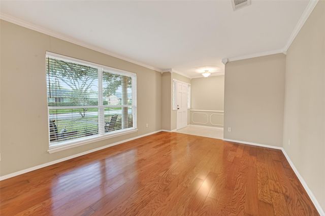 5911 Warm Springs Road, Houston, TX 77035