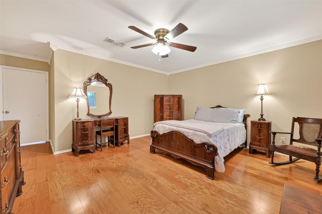 5911 Warm Springs Road, Houston, TX 77035