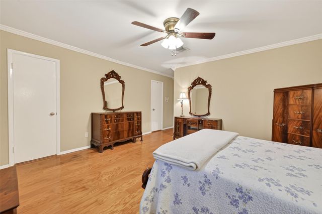 5911 Warm Springs Road, Houston, TX 77035