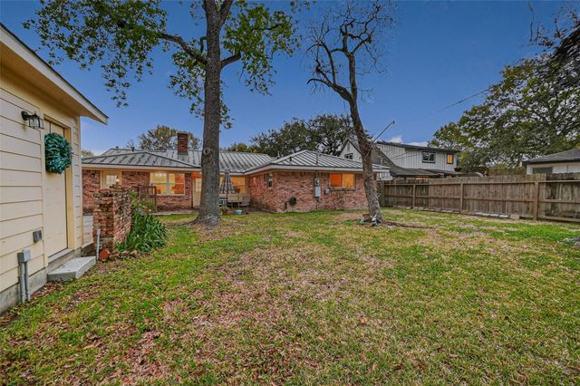 5911 Warm Springs Road, Houston, TX 77035