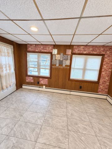 21 Greenwood St, Worcester, MA 01607