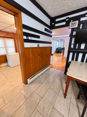 21 Greenwood St, Worcester, MA 01607
