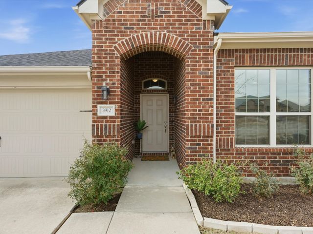 3912 Montecristo Lane, Sanger, TX 76266