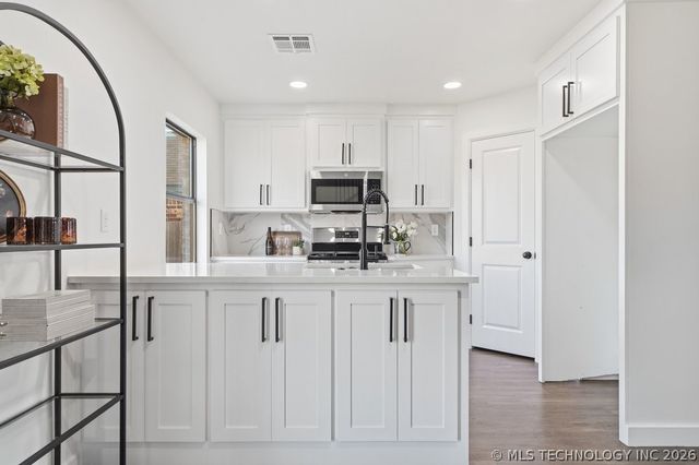 11211 E 122nd Court N, Collinsville, OK 74021