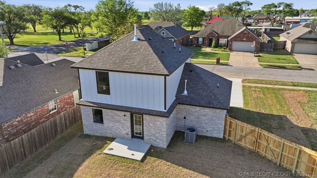 11211 E 122nd Court N, Collinsville, OK 74021