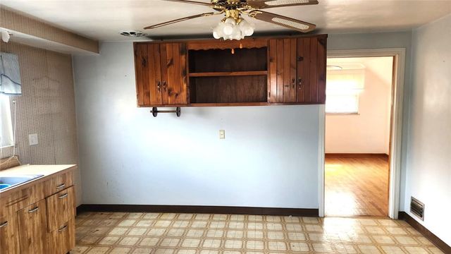 410 Reifert St, Bon Air, PA 15210