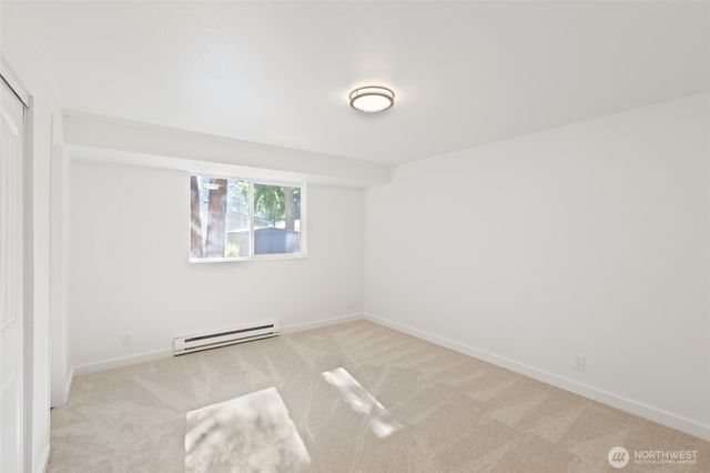 8060 NE Seawind Ave, Poulsbo, WA 98370