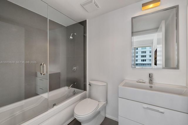 5875 Collins Avenue 1102, Miami Beach, FL 33140