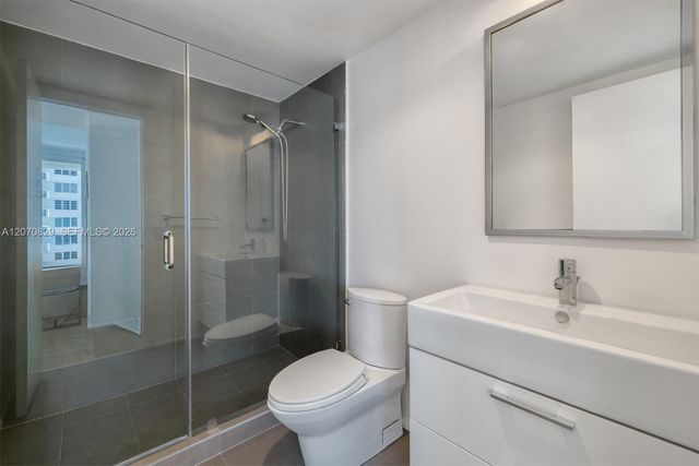 5875 Collins Avenue 1102, Miami Beach, FL 33140