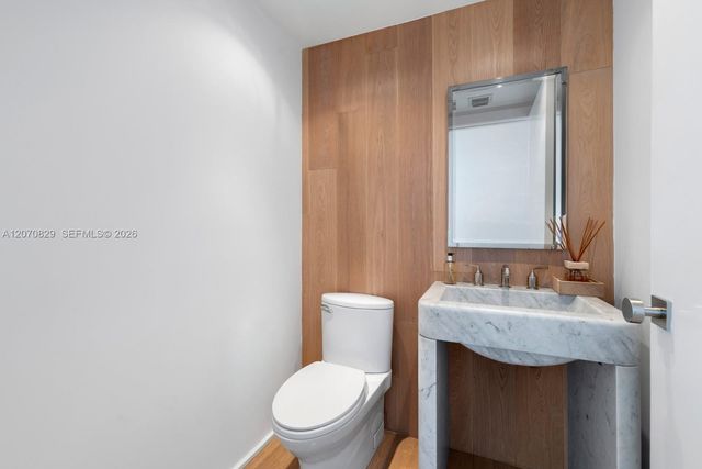 5875 Collins Avenue 1102, Miami Beach, FL 33140