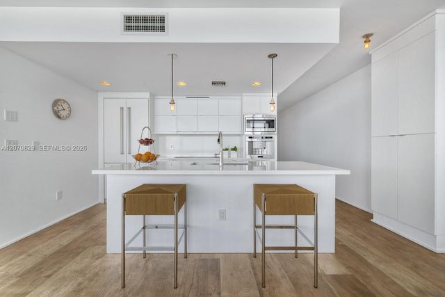 5875 Collins Avenue 1102, Miami Beach, FL 33140