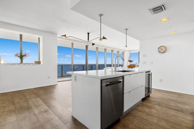 5875 Collins Avenue 1102, Miami Beach, FL 33140