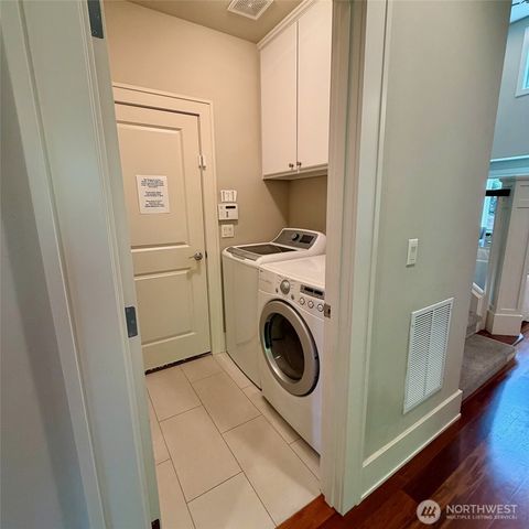 1727 Nile Avenue NE, Renton, WA 98059
