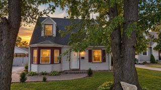 8934 Bunker Hill Drive, Munster, IN 46321