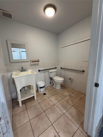 2954 W 84th St 114, Hialeah, FL 33018