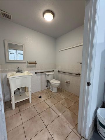 2954 W 84th St 114, Hialeah, FL 33018