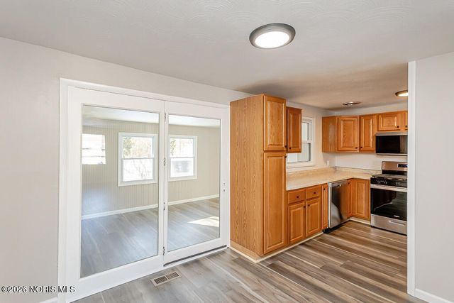 3811 House Of Stuart Avenue, Toledo, OH 43607