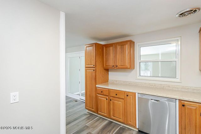 3811 House Of Stuart Avenue, Toledo, OH 43607