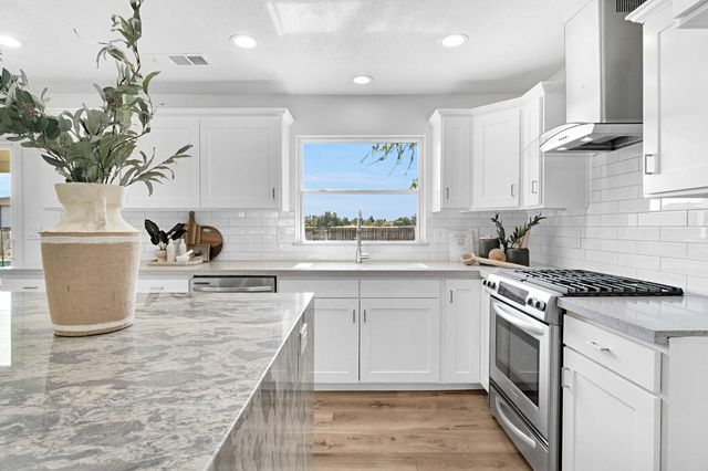 6728 N Mccall, Clovis, CA 93619