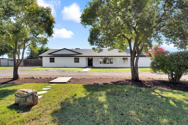 6728 N Mccall, Clovis, CA 93619