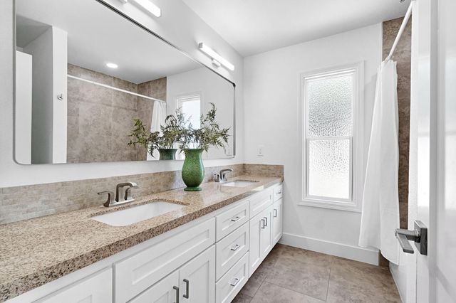 6728 N Mccall, Clovis, CA 93619