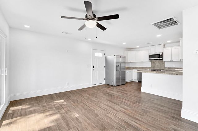 6728 N Mccall, Clovis, CA 93619