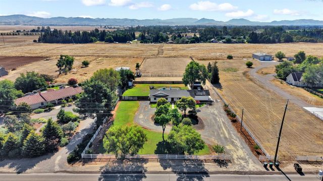 6728 N Mccall, Clovis, CA 93619