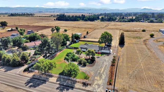 6728 N Mccall, Clovis, CA 93619