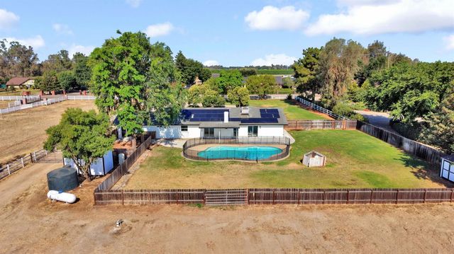 6728 N Mccall, Clovis, CA 93619