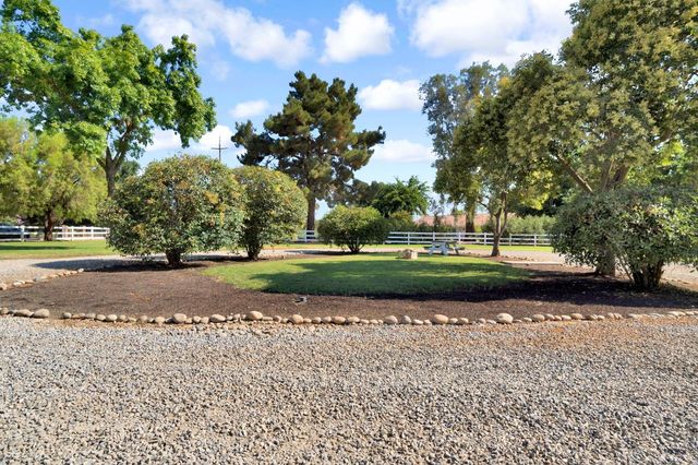 6728 N Mccall, Clovis, CA 93619