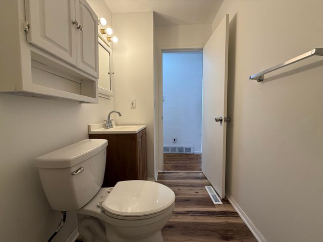 3725 Alpine Drive, Lansing City, MI 48911