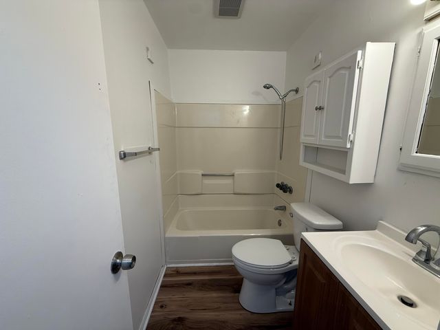 3725 Alpine Drive, Lansing City, MI 48911