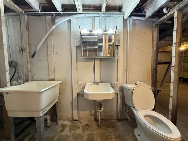 3725 Alpine Drive, Lansing City, MI 48911