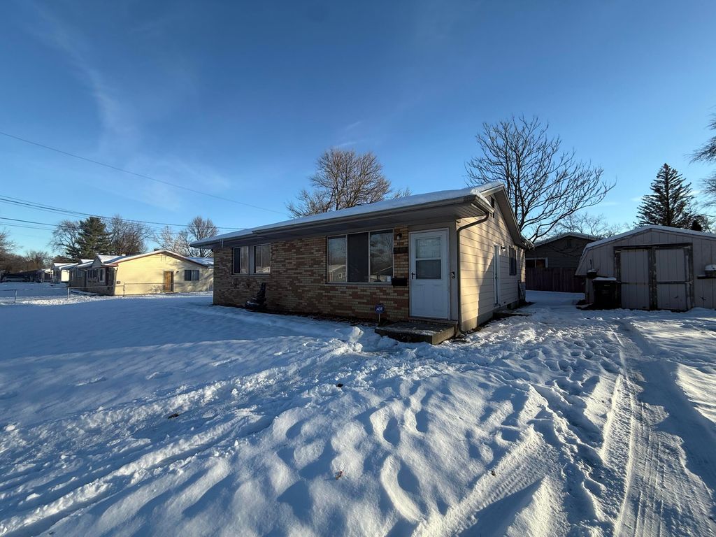 3725 Alpine Drive, Lansing City, MI 48911
