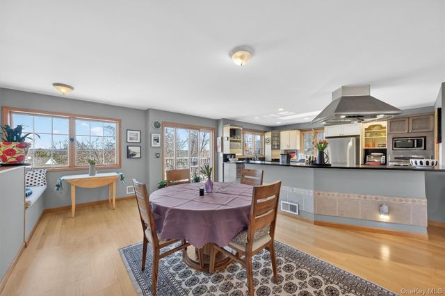 15 Meadow Drive, Red Hook, NY 12571