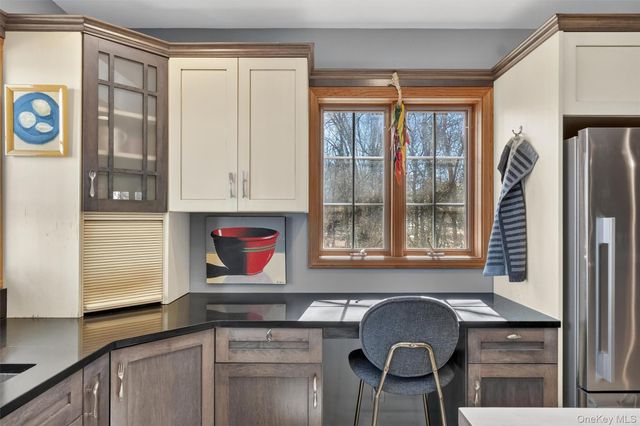 15 Meadow Drive, Red Hook, NY 12571