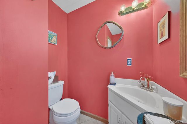 15 Meadow Drive, Red Hook, NY 12571