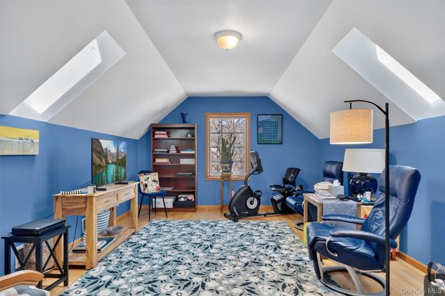 15 Meadow Drive, Red Hook, NY 12571