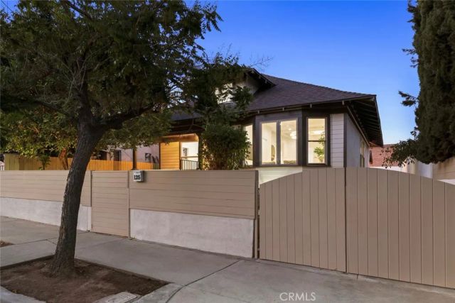 125 S Avenue 60, Los Angeles, CA 90042