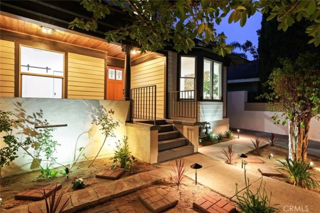 125 S Avenue 60, Los Angeles, CA 90042