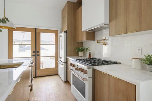 125 S Avenue 60, Los Angeles, CA 90042