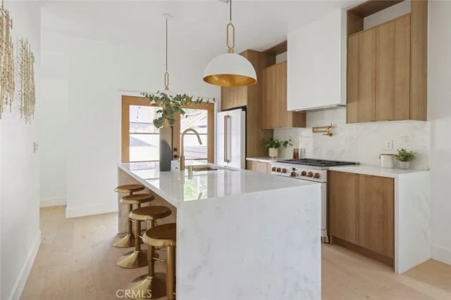 125 S Avenue 60, Los Angeles, CA 90042