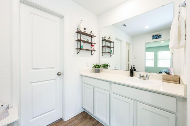 13986 Manatee Street, Slendora, TX 77372