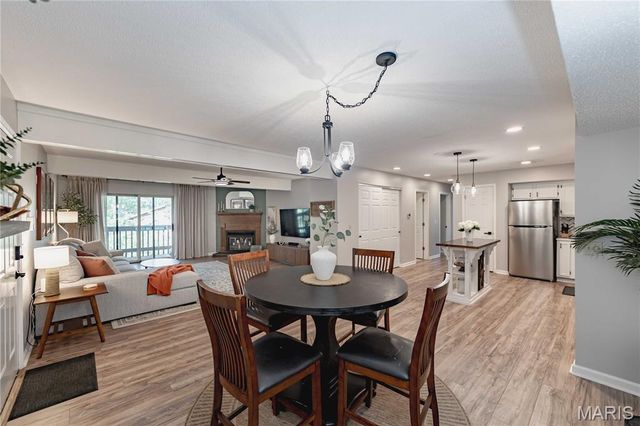 15026 Baxter Village Drive E, Chesterfield, MO 63017