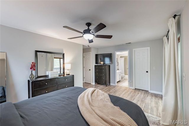 15026 Baxter Village Drive E, Chesterfield, MO 63017