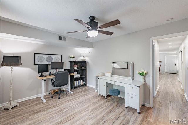 15026 Baxter Village Drive E, Chesterfield, MO 63017