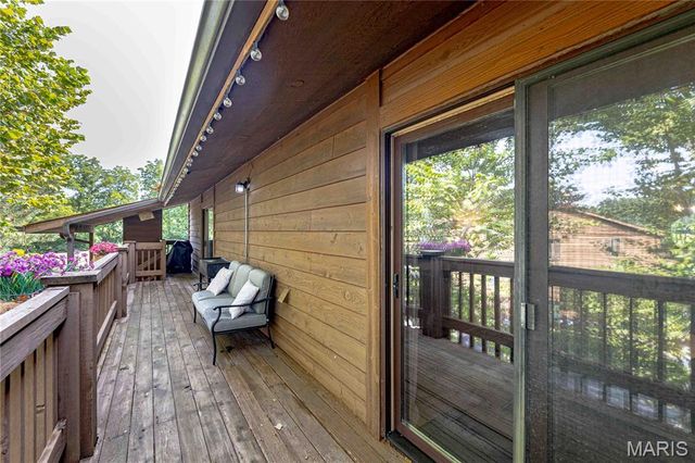 15026 Baxter Village Drive E, Chesterfield, MO 63017